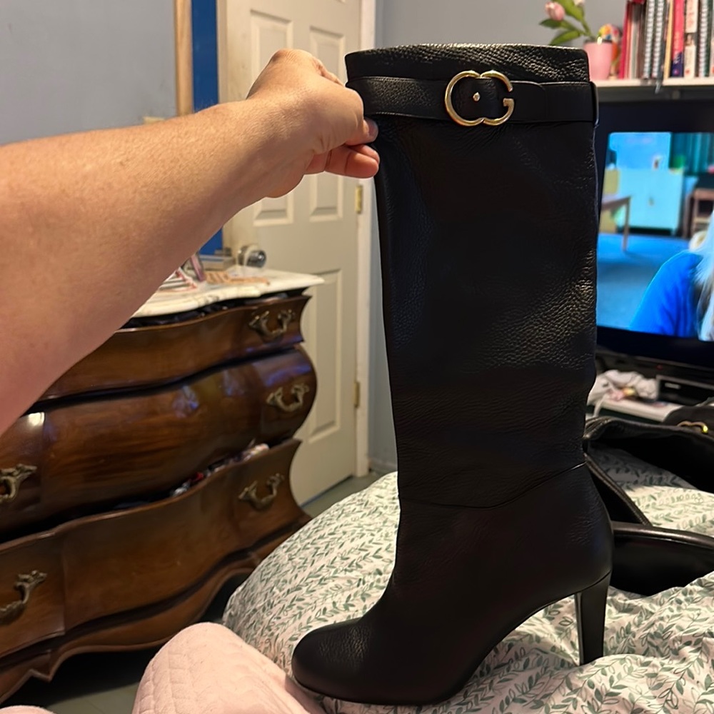 Gucci never worn Gucci black leather boots